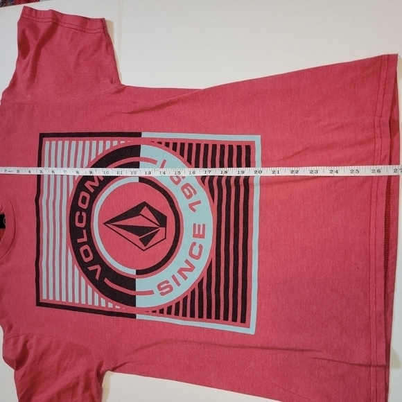 Volcom size medium man's t-shirt - Picture 4 of 5